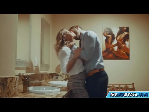 ❤️ Uma blonde obugaxayo ekuyenga endlini yangasese yomphakathi ️  kithi